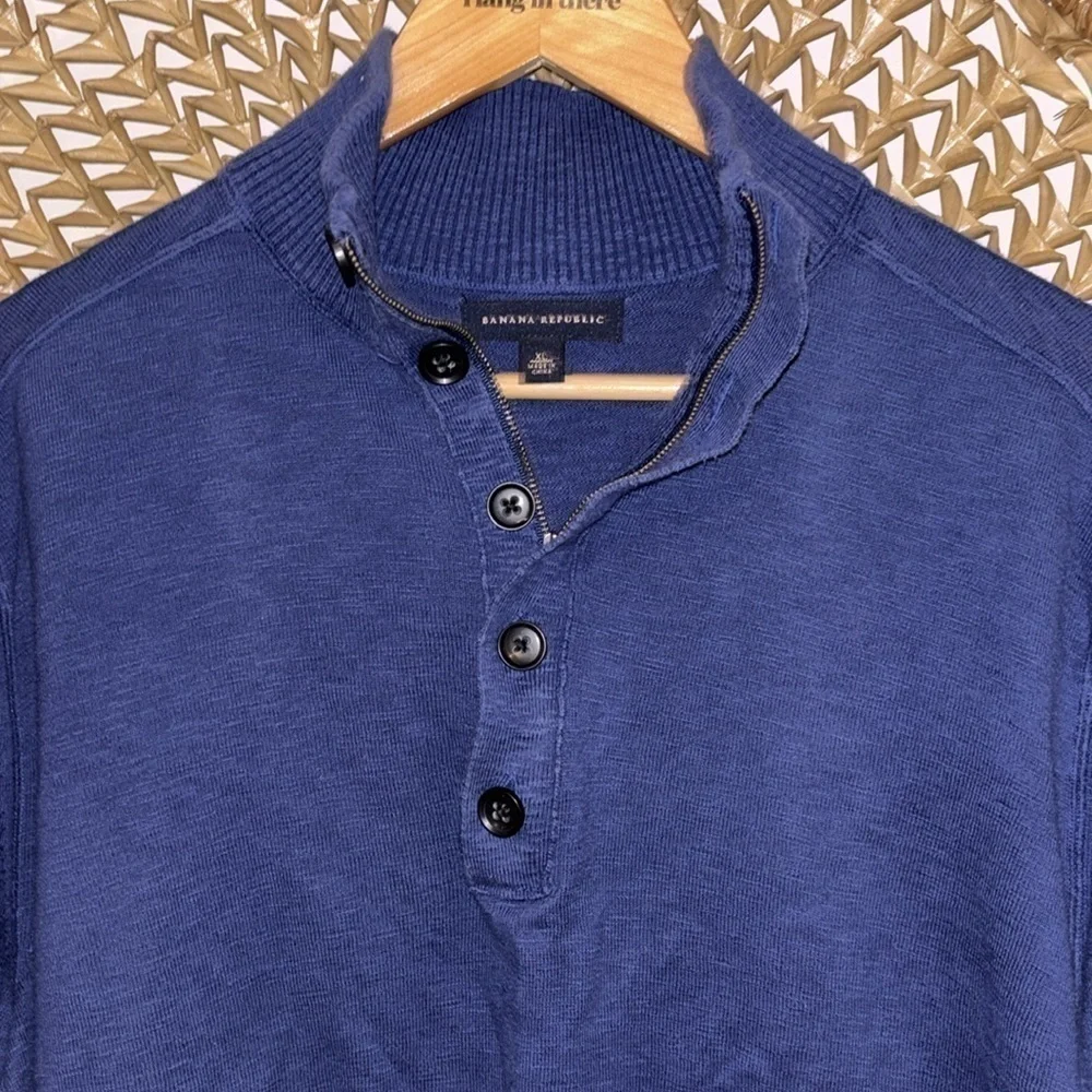 Banana Republic Men's Blue Sweater size XLarge